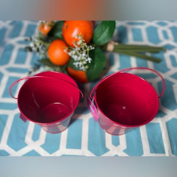❤️🥰❤️ New! 4” Red Valentines Gift Buckets NWT Gift Pail Basket Handle NWT - Picture 3 of 5